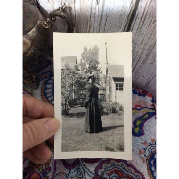 Antique Photo Lady in a Black Dress 5” x 3” Mourning Dress - Picture 7 of 11